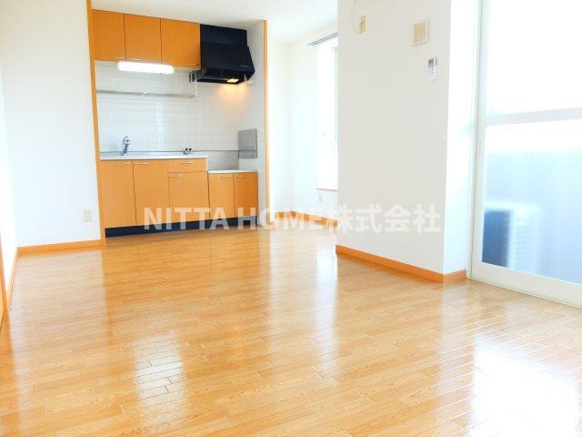 フィーレＢの居間・リビング|リビングは11.8帖です◎