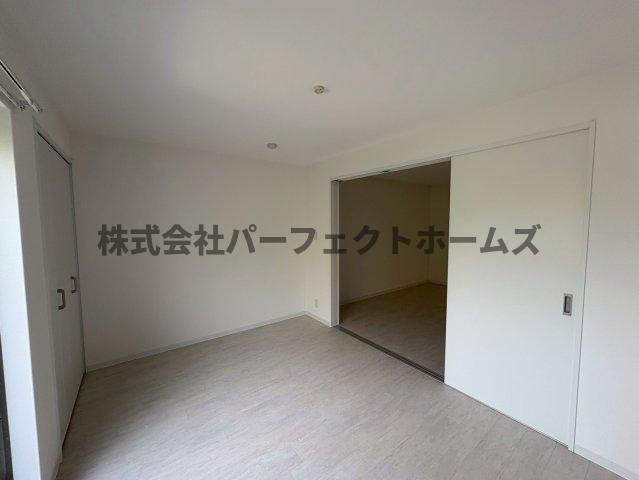 アート星田駅前の居間・リビング|こちらの居間で趣味の時間をお楽しみください