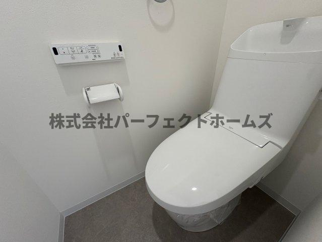 アート星田駅前のトイレ|落ち着いた色調のトイレです