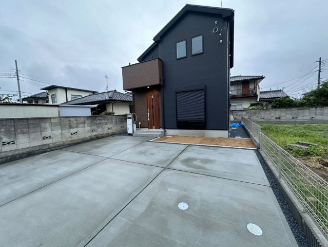群馬県前橋市大利根町1-26-7の前面道路含む現地写真