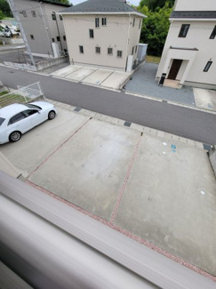 【駐車場】 | バルコニーから駐車場を望む