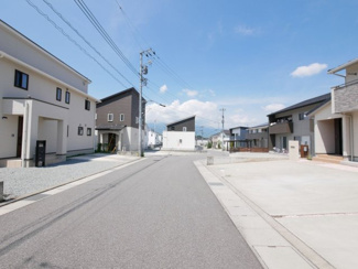 【前面道路含む現地写真】 | 前面道路