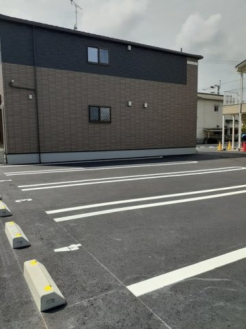 グランツの駐車場|駐車スペースもあります☆