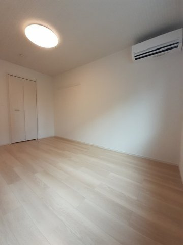 グランツの寝室|クローゼット付の洋室です☆