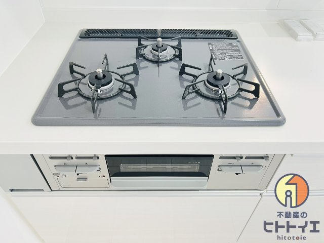 モナローム・シェリⅡのキッチン|グリル付き3口コンロです