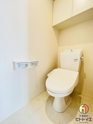 モナローム・シェリⅡのトイレ|収納付きのトイレです