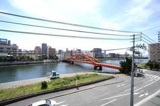 【展望】 | 【四季を感じる】
四季の移ろい・爽やかな青空や風を感じられ
自然を愉しめるパノラマビュー。
毎日の暮らしに余裕を感じさせてくれる、
遮る物の無い開放的な眺望を是非、ご堪能ください。