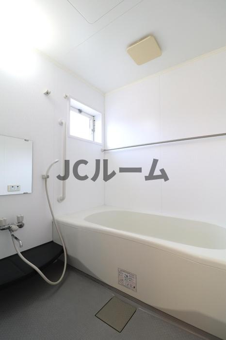 メゾン フリージアの浴室