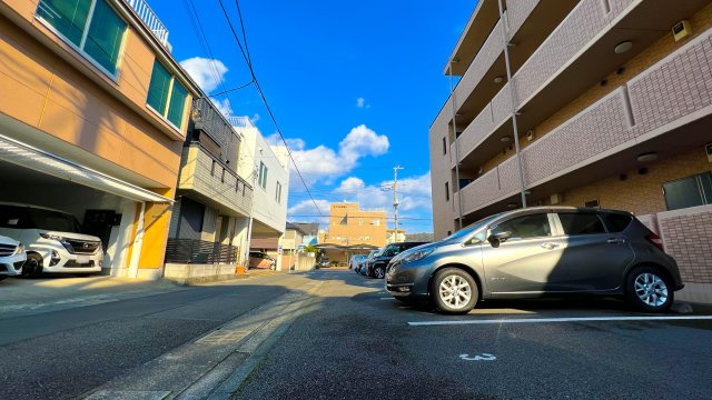 カンサレーションの駐車場