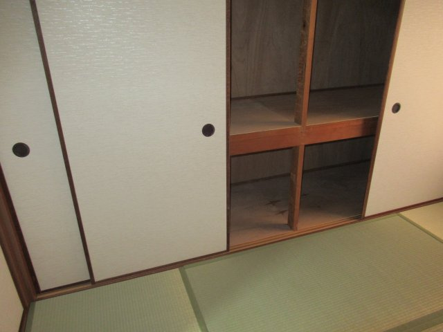 兵庫県公社　東垂水（３）１A号棟の収納|大きなスペースがあり、収納には困りません