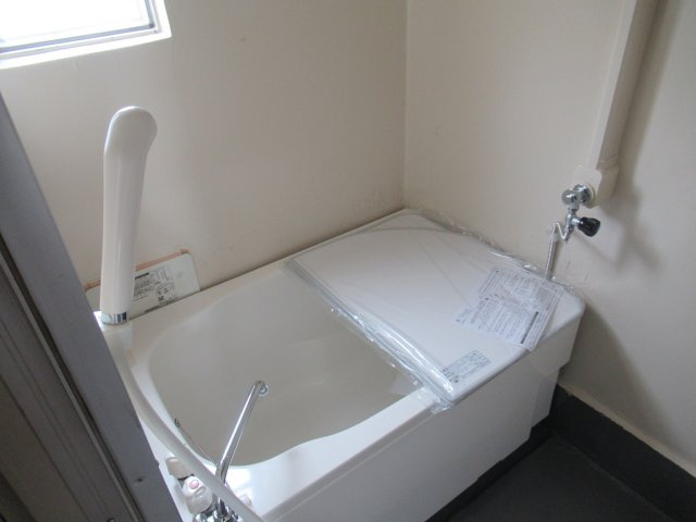 兵庫県公社　東垂水（３）１A号棟の浴室|ゆったり過ごせるお風呂です