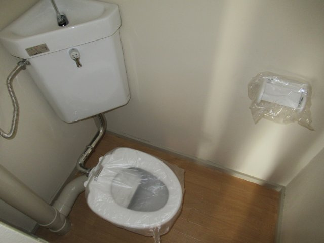 兵庫県公社　東垂水（３）１A号棟のトイレ|清潔感のあるトイレです