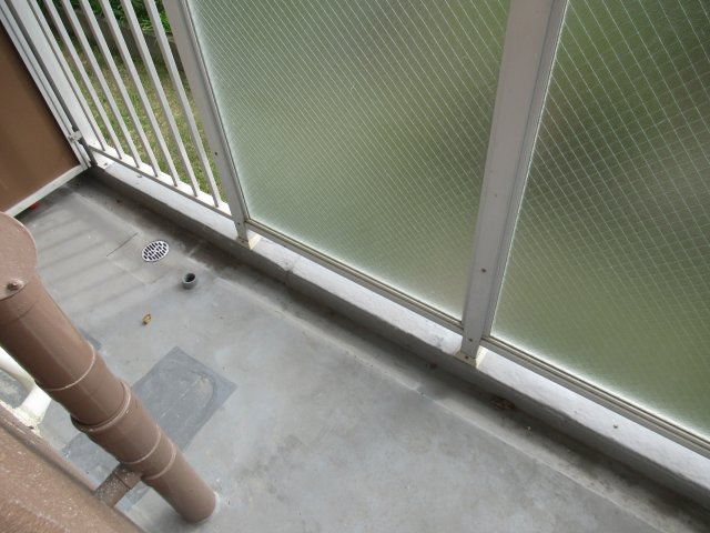 兵庫県公社　東垂水（３）１A号棟のバルコニー|お洗濯にも便利なバルコニー付き