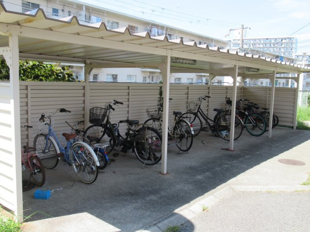兵庫県公社　東垂水（３）１A号棟のその他共用部分|駐輪場です