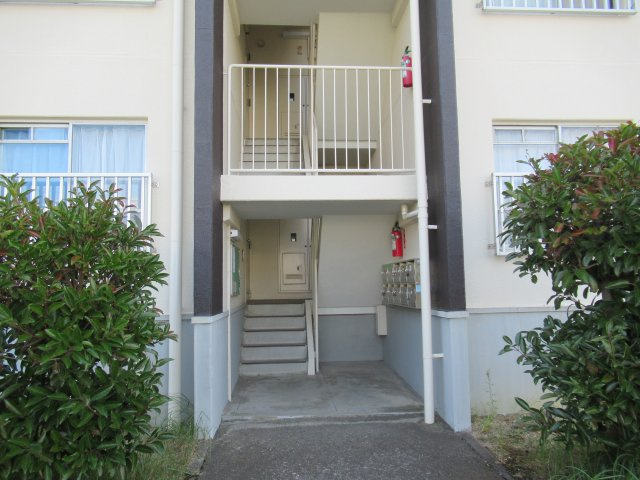 兵庫県公社　東垂水（３）１A号棟のエントランス|清潔なエントランスです