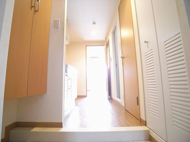 【玄関】 | ラフィネシャンブル