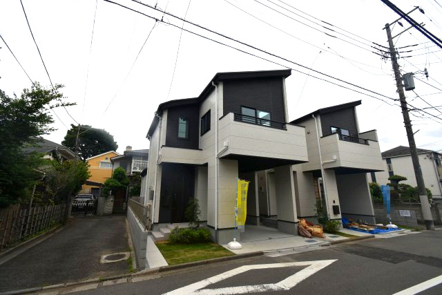 上荻3丁目・新築戸建・1号棟の前面道路含む現地写真