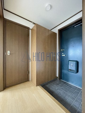 山崎第6ビルの玄関