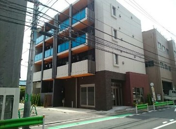 【外観】 | インテルノ芦花 | 鉄筋コンクリート造のがっちりとした建物。