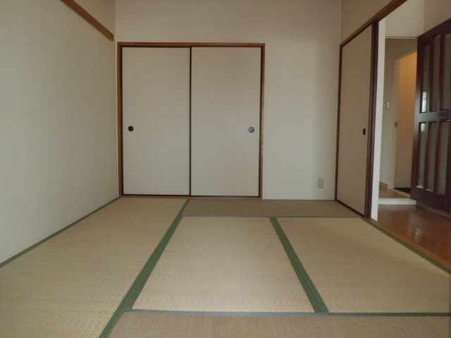 芦屋三木マンションの居間・リビング