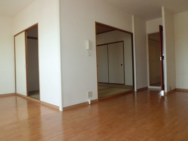 芦屋三木マンションの居間・リビング