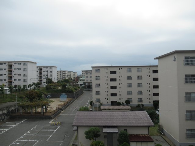 兵庫県公社　東垂水（１・２）４A号棟の展望|南方面を望んでいます