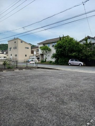 ガーデンエスプラネードの駐車場