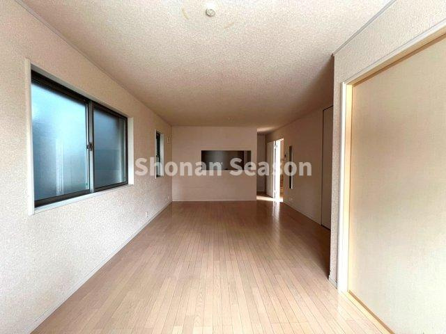 【居間・リビング】 | みんながくつろげる17帖越えのリビング空間で家族の会話も弾みます♪