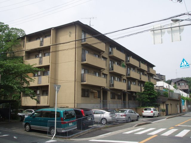 メゾン千里丘新芦屋２番館の外観