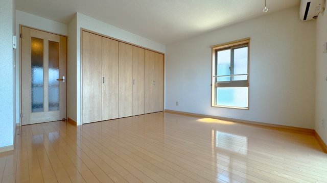 グリーンヒルズＥＡＳＴ　ＩＩの居間・リビング