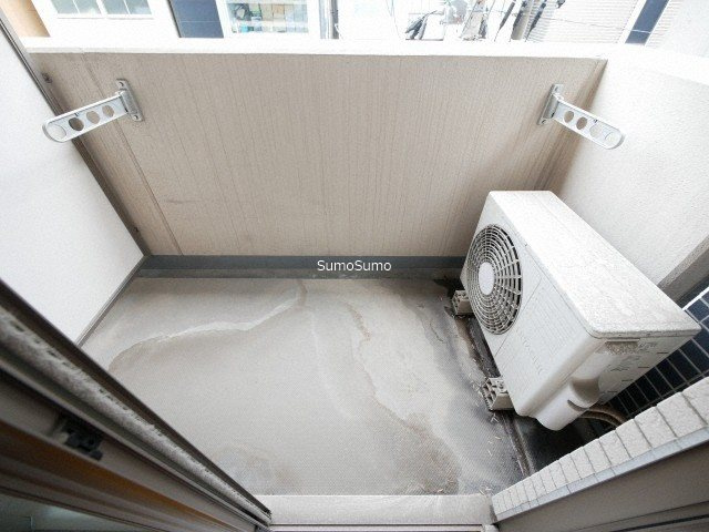 ユーレジデンス淀屋橋(旧:ジュネーゼグラン淀屋橋)のバルコニー