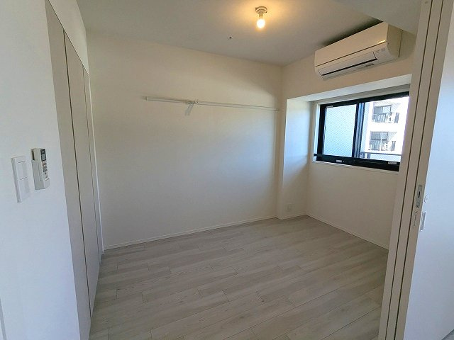 PROUD FLAT日本橋馬喰町のその他共用部分|5帖洋室、エアコン・クローゼット付