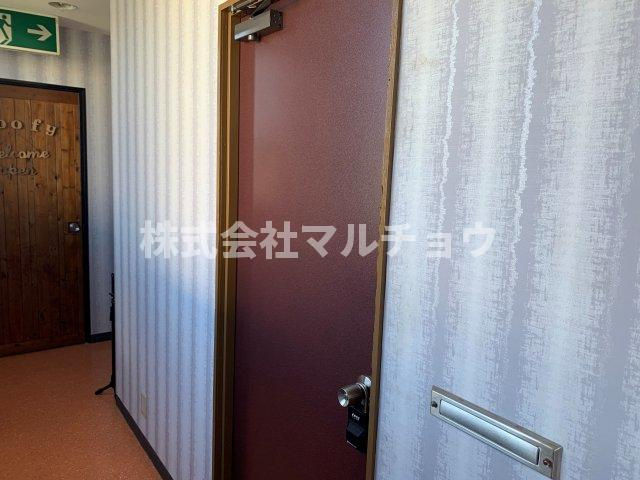 ミライビルの玄関