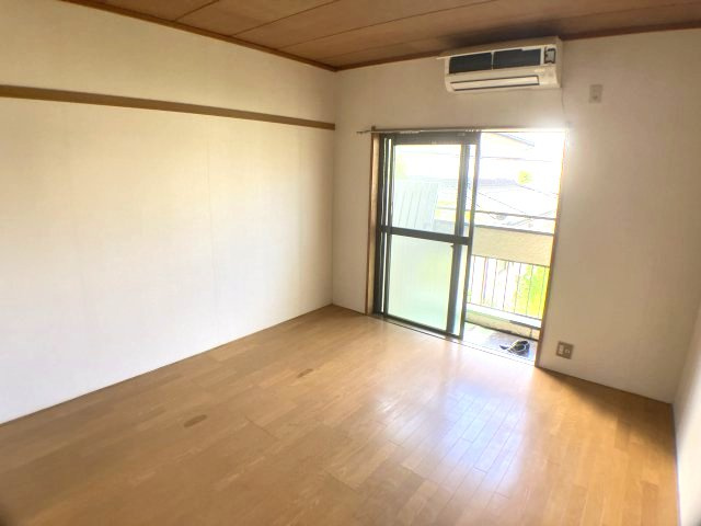 さいたま市桜区大字下大久保のアパートの居間・リビング