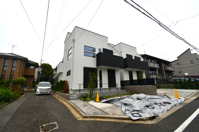 善福寺4丁目・新築戸建・1号棟の前面道路含む現地写真