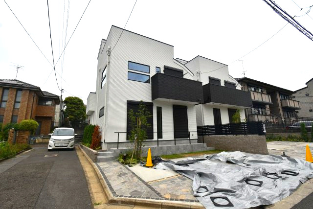 善福寺4丁目・新築戸建・1号棟の前面道路含む現地写真