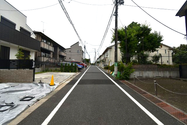 善福寺4丁目・新築戸建・1号棟の前面道路含む現地写真