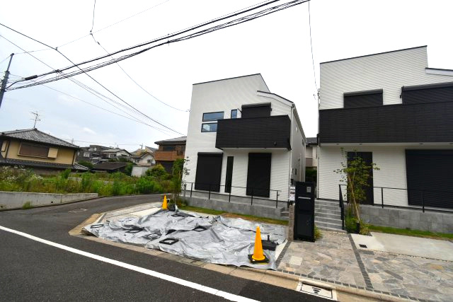 善福寺4丁目・新築戸建・1号棟の前面道路含む現地写真