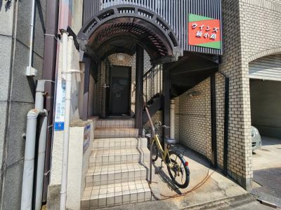 ウインズ綾小路のエントランス|外観