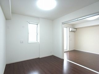 リブリ・空の内装