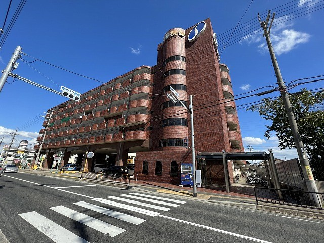 サンプラザ神楽の外観
