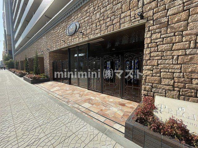 プレジオ弁天町のエントランス