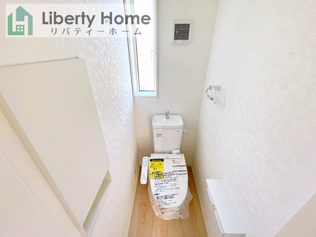 北茨城市中郷町粟野第1　新築戸建　2号棟のトイレ