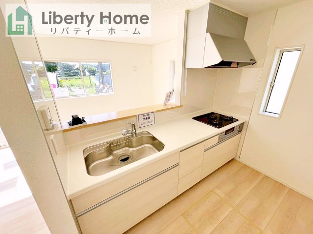 北茨城市中郷町粟野第1　新築戸建　2号棟のキッチン