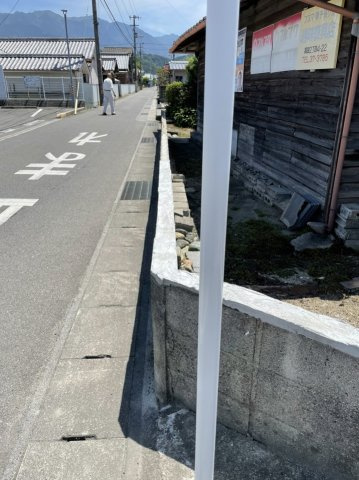 高田2丁目　売土地の前面道路含む現地写真