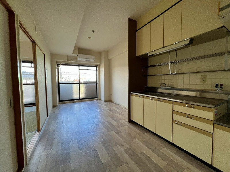 サンプラザ神楽の居間・リビング