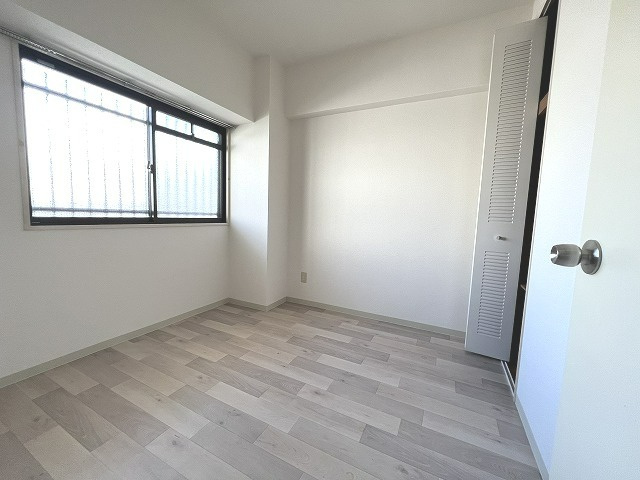 サンプラザ神楽の洋室