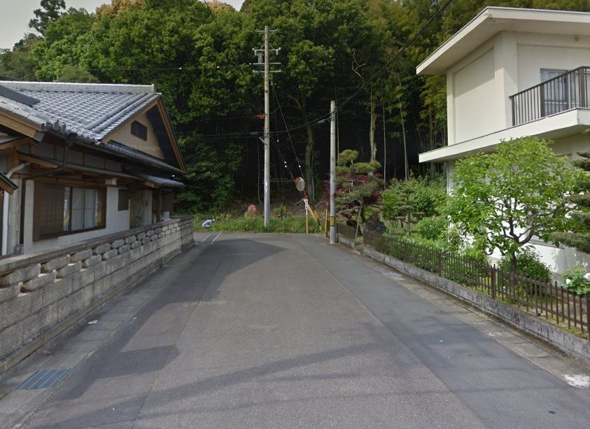 各務原市蘇原外山町２丁目の前面道路含む現地写真