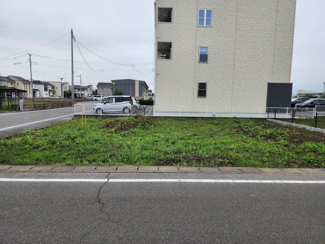 高崎市下之城町　売地の前面道路含む現地写真