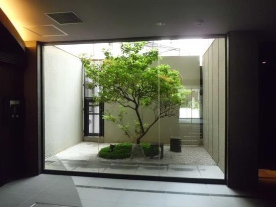 イニシア上野根岸のロビー